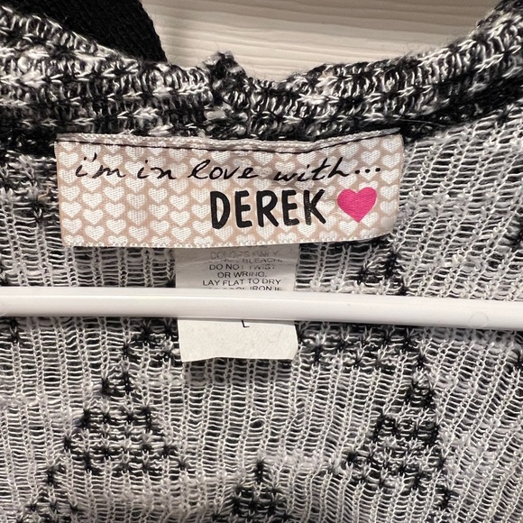 Hooded Sweater I’m in love with Derek - Picture 3 of 3